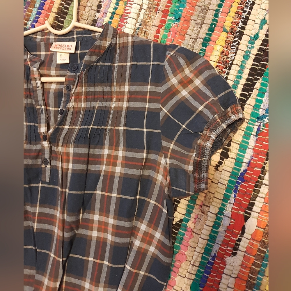 Mossimo 5 Button Top Great Condition - Picture 4 of 9